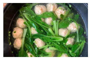 水煮猪肉丸的制作方法（以清爽口感打造的美味佳肴）