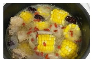 健康美味，轻松做出玉米葫芦瓜排骨汤（营养丰富，清热解暑，轻松煮出一锅好汤）
