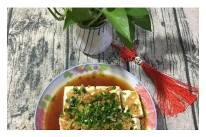 家常美食——肉末榨菜蒸豆腐（一道简单易做又美味可口的家常菜）