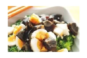 以西兰花菇香鹌鹑蛋，让你做出不一样的美食（15个步骤，手把手教你制作美味的西兰花菇香鹌鹑蛋）