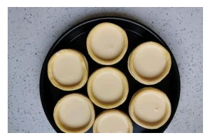 手把手教你做随意蛋挞（简单易学，口感绝佳，让你瞬间变身甜点小能手）