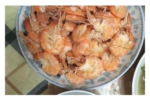 如何做出美味的水煮基围虾（简单实用的做法，让你轻松享受美食）