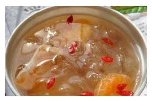 健康甜品之水果麦仁银耳羹（又香又甜，健康营养不负你好味蕾）