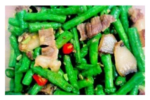 教你如何做美味的肉片炒豆角（以豆角为主角，加入优质肉片，爆炒出的美味佳肴）