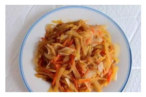 土豆胡萝卜丝的做法（营养美味，轻松制作）