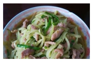 健康饮食美味又简单——莴笋炒瘦肉（做法简单易学，低脂低卡，让你健康轻松减肥）