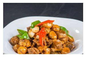板栗炖鸡的做法（让你回味无穷的家常美食）