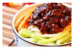 一碗香气扑鼻的油菜腊肉面（家常美食，简单易学，营养美味）