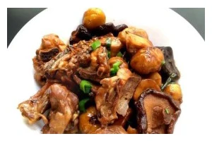 秋日美食，以食候想来点栗子鸡的做法（秋季补血良品，教你如何烹制美味栗子鸡）