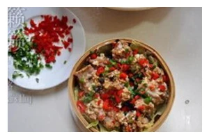 学会清蒸排骨，轻松制作广东早点（教你做清蒸排骨，享受香气四溢的早晨美食）