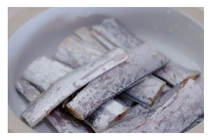 清香沁人，美味可口——手把手教你烤制熏带鱼（烤熏带鱼做法、步骤详解，掌握技巧，轻松搞定）