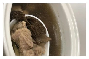 鲜美可口的羊肚菌排骨干贝汤（家常营养，滋补身体，味道美妙）