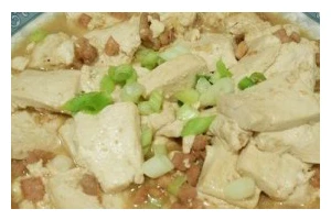 一口香浓的肉焖豆腐，尝尽滋味，回味无穷（家常菜谱，口感绝佳，健康营养，做法简单易学）