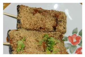 以香卤蚝油猪血糕为主料的家常美食制作（一次尝试，让你爱上这道美味的健康佳肴！）