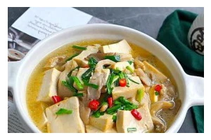 美味健康的杏鲍菇烩豆腐（一道简单易学的素食佳肴）