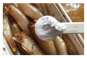 如何制作香酥小鱼条（美味可口的小鱼条制作技巧与配方）