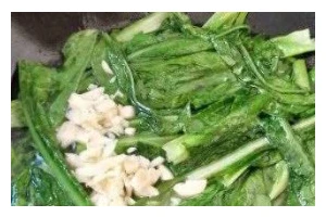 教你做美味肉末蒜蓉油麦菜（鲜嫩多汁，口感清香，健康美味，家庭必备）