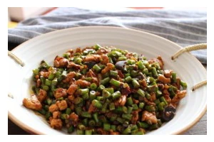 美味可口的肉末豇豆做法（做法简单易学，营养丰富，家庭必备）