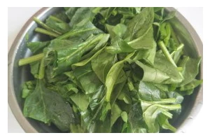 烧菠菜根，鲜美营养又省钱（不浪费食材，从菜根中品味美味）