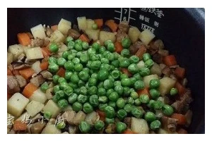用香菇什锦铁锅制作美味佳肴（丰富口感，健康美食，用心烹饪，享受美好生活）