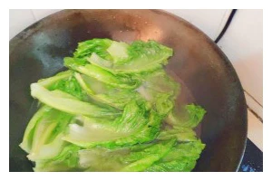 健康生活从生菜捲开始（制作简单，营养丰富，让你轻松享受健康生活）