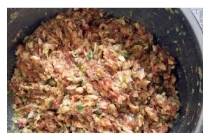 手工做香菇胡萝卜鲜肉包（学习简易的包子制作方法）