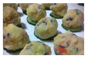 蒸出六宝风味，烹制美食佳品（以蒸什锦六宝的做法为例，掌握中式烹饪技巧）