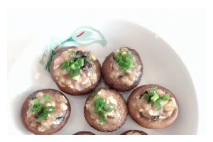 学会一道鲜香美味的菜肴——香菇脆瓜蒸肉（掌握关键步骤，让你的蒸肉更加入味）