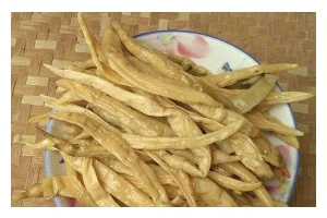 土特产美食——白辣椒的诱人滋味（品尝四川传统美食，体验不同的口感和味道）