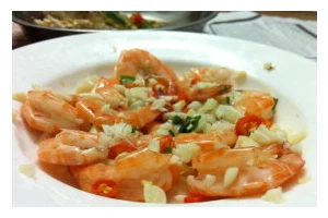 家常美食之蒜头胡椒虾（一道简单易学的美味佳肴，香气四溢的口感令人回味无穷）
