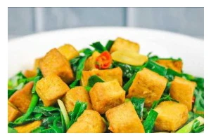 以乳香豆腐为主材料的美食制作（香气四溢，健康美味）