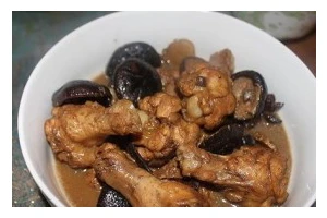 美味营养的香菇土豆炖鸡翅根（家常菜做法大公开，健康美味不贵！）