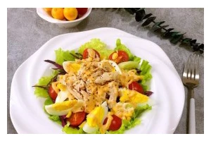 童趣十足的金枪鱼糖果酥脆爽口的做法（DIY金枪鱼糖果，让你重拾童年的美好回忆）
