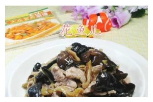口感鲜美的肉碎蒜香炒木耳（用五香肉碎和新鲜木耳轻松烹制，美味不容错过）