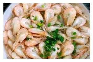 盐水白虾的制作方法（教你做口感鲜美的盐水白虾）