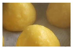 教你做玉米面红薯面窝头（以玉米面、红薯面为材料，制作美味窝头，快来试试吧！）