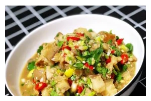 酸辣肘子的制作方法（用家常食材，DIY好吃的酸辣肘子！）