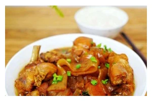 美味可口的鱼肉炖宽粉（传统美食的独特魅力）