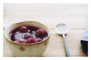 杨梅汤与杨梅干的制作方法（让你品尝到酸甜可口的杨梅味道）
