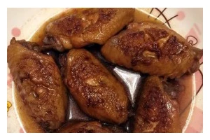 「清爽无油版可乐鸡翅的制作方法」（「健康易制的美味小吃，让你畅享鸡翅的美味！」）