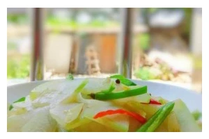 健康素食，炒冬瓜片（以素炒冬瓜片，清新健康的夏日佳品）