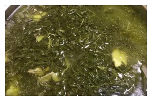 以艾叶客家茶为主题的制作方法及功效（传统手工艾叶客家茶的制作过程与独特魅力）