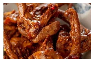 香辣鸭锁骨的做法（美味不可挡，让你爱上厨房的香辣鸭锁骨）