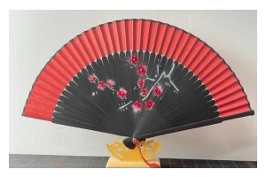 《一品梅花扇的制作方法》（探寻传统文化中的艺术之美）