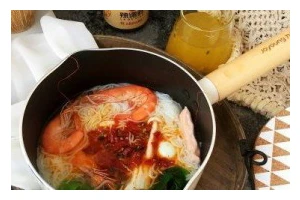鲜虾米线番茄盅的做法（让口感与营养完美结合的烹饪法）