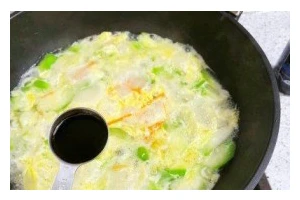 虾皮丝瓜汤，营养健康，清爽味美（15个小技巧，让你做出美味可口的虾皮丝瓜汤）