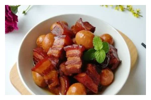 五花肉烧蛋的制作方法（美味可口的经典家常菜）