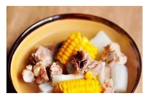 煮出营养的山药玉米排骨汤（家常汤菜做法、食材搭配、营养价值）