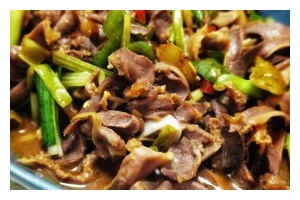双椒墨鱼花的制作方法（清新口感，营养丰富，）