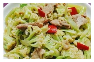 有机菜花炒肉片，健康美味双重享受（菜花的营养价值和制作方法，肉片的选材和烹饪技巧）